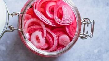 Cómo hacer cebolla encurtida en