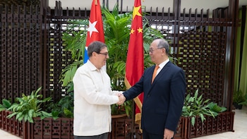 La dictadura cubana y China